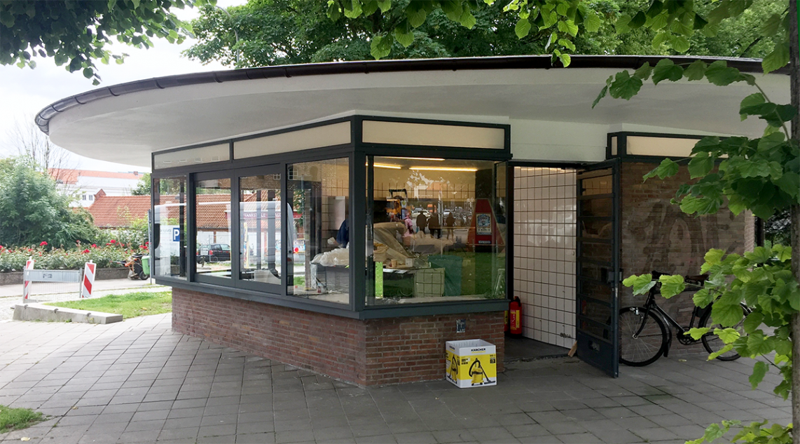 Der alte Kiosk am Holstentor wird zu einem Imbiss umgebaut